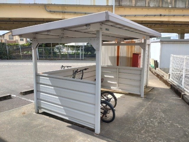 レオパレスルミエールのその他|駐輪場