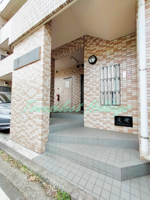 横浜市戸塚区吉田町の賃貸マンションのエントランス
