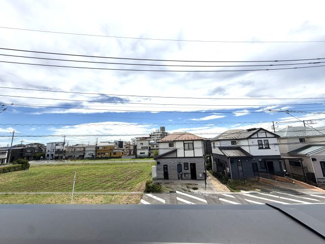 越谷市大竹２期３号棟　新築戸建の展望|前方に遮るものがなく抜けた眺望。心地よい空と風を感じられる特別な場所です。