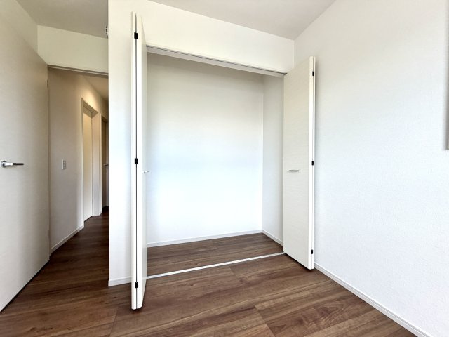 越谷市大竹２期３号棟　新築戸建の収納|各居室に独立した収納をしっかり確保。家族それぞれの荷物を自分の部屋で管理できて部屋が片付きます。