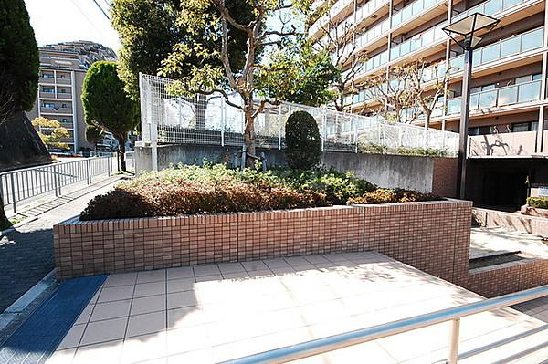 ヴィルヌーブ緑地公園ノースヒルのエントランス