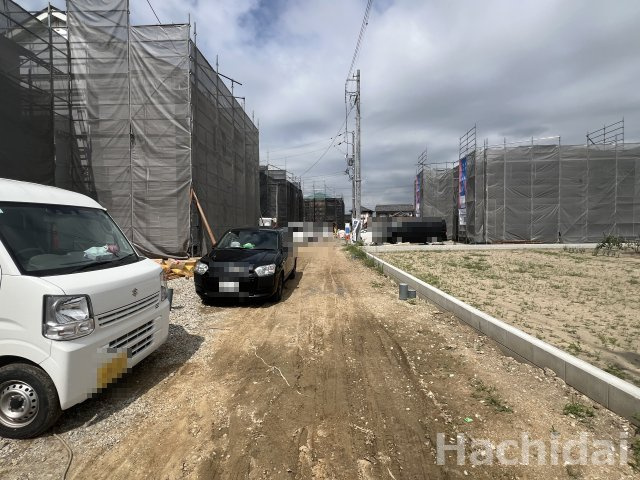 高浜市神明町第6　新築戸建＜8号棟＞の前面道路含む現地写真