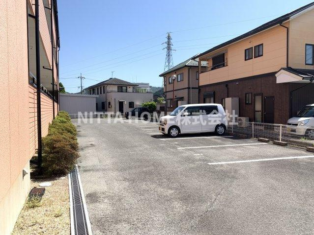 丹波市柏原町南多田のアパートの駐車場|敷地内の駐車場です＊