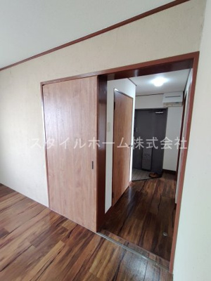 【内装】 | オレンジハイツ赤岩 | 別部屋写真です。