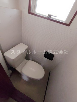 【トイレ】 | オレンジハイツ赤岩 | 別部屋写真です。
