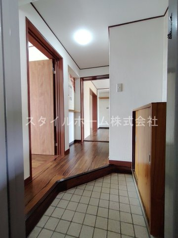 【玄関】 | オレンジハイツ赤岩 | 別部屋写真です。