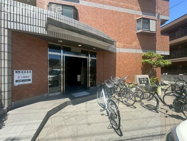 フリーダム中村のエントランス