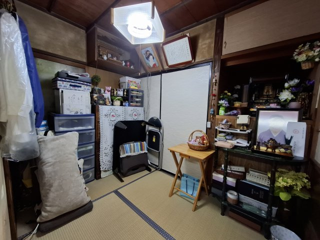 白銀町店舗併用住宅！の和室