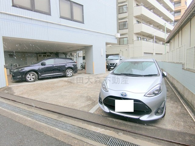 ルミークアン蒲田の駐車場