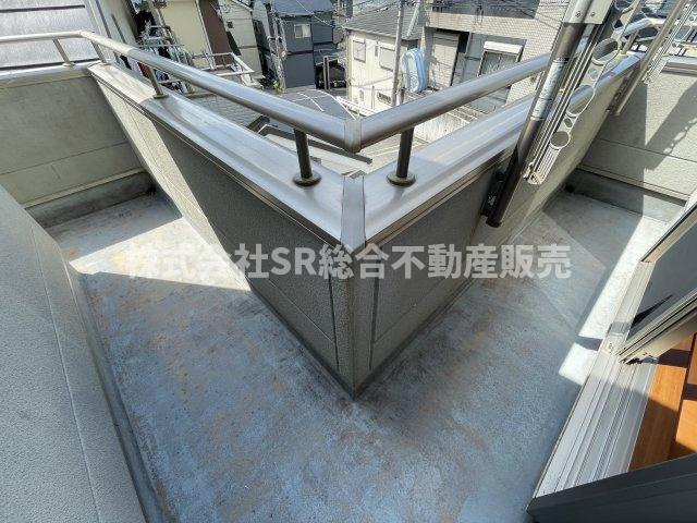 善根寺町1丁目中古戸建のバルコニー|2F南向きバルコニーは陽当たり良好で洗濯物が乾きやすいです！