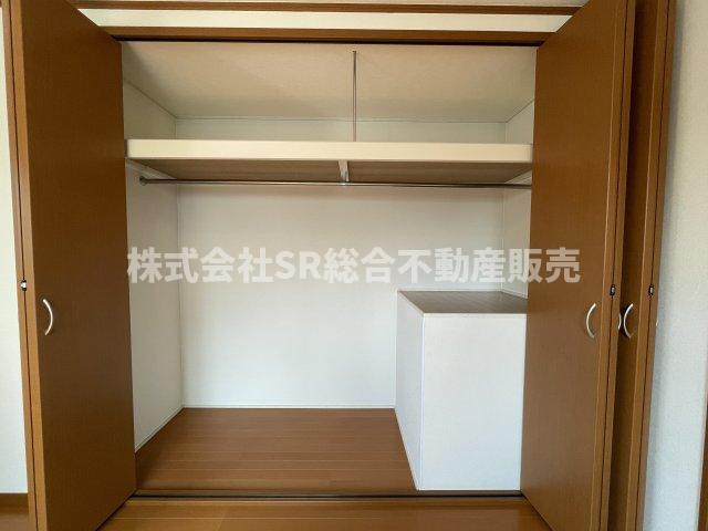 善根寺町1丁目中古戸建の設備|リビングは床暖房付きで寒い時期でも快適です！