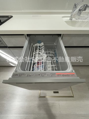 善根寺町1丁目中古戸建の洋室|2F　6.0帖。バルコニーに面した明るい洋室です！