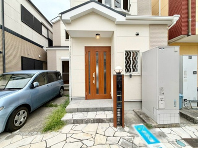 【発電・温水設備】 | 半田２丁目　中古一戸建 | オール電化住宅です。キッチンはIHコンロを採用。光熱費を押さえ経済的にも安心です。