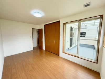 【内装】 | 半田２丁目　中古一戸建 | ３ＬＤＫの暮らしやすいお住まい☆お子様のお部屋や趣味のお部屋もご用意いただけます♪
