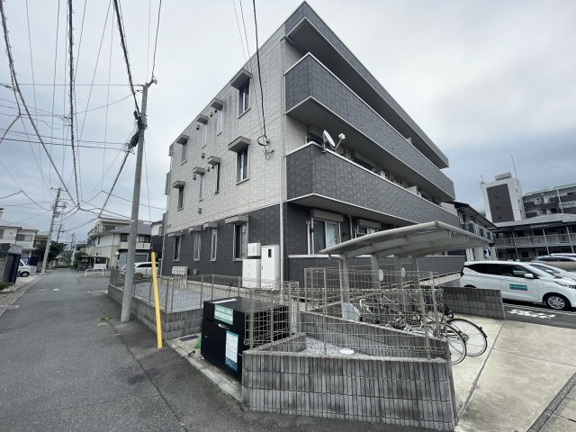 クレッセントコート