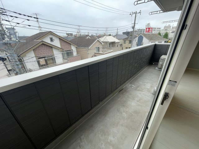 クレッセントコートのバルコニー
