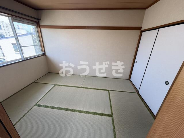 ハイツアザレアの和室