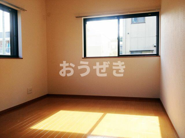シーダーパレスの居間・リビング