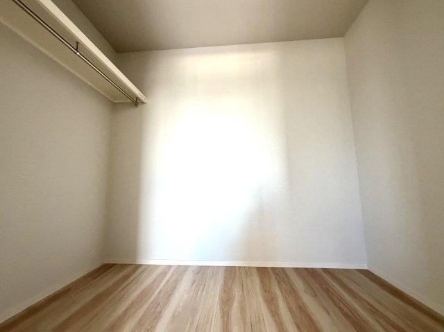 越谷市大道２期１号棟　新築戸建の収納|大容量のウォークインクローゼット。季節ごとの衣替えもスムーズに行えます。