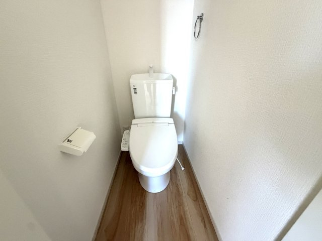 越谷市大道２期１号棟　新築戸建のトイレ|トイレが2つあることで毎日の順番待ちのストレスを解消。ご家族全員が快適に過ごせる嬉しい設備です。