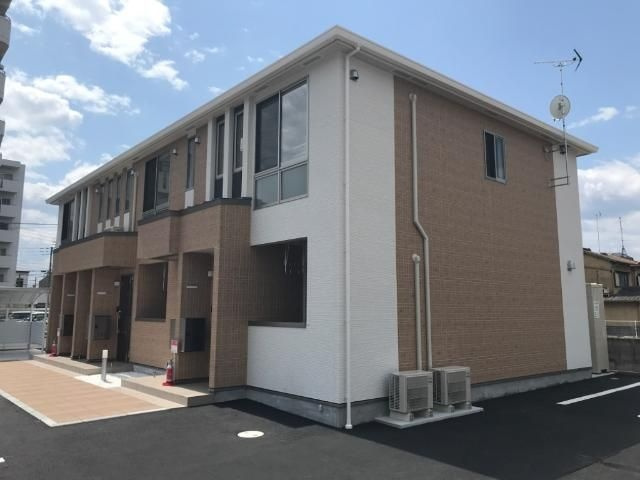 グランブルー百石の外観