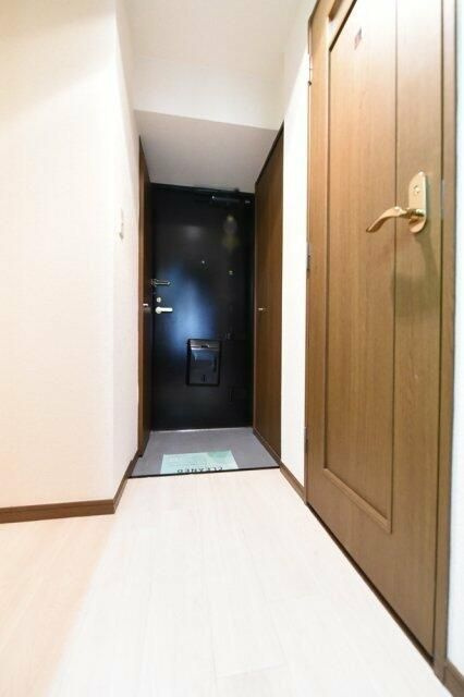 ロイヤルアメニティー池尻大橋の玄関