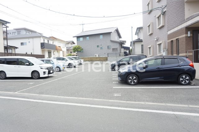熊本市東区長嶺南６丁目の賃貸マンションの駐車場