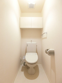 【トイレ】 | レモングラス釜井　Ａ | コンパクトで使いやすいトイレです