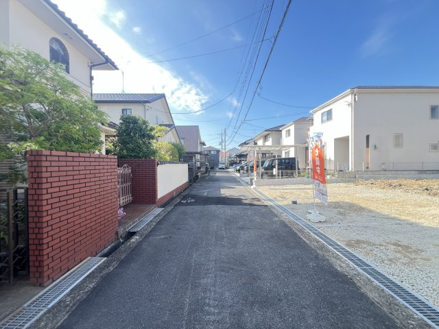 橿原市新口町　第1期　全2棟の前面道路含む現地写真