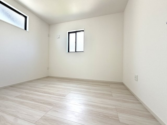 越谷市大道２期２号棟　新築戸建の洋室|家具の配置がしやすいレイアウトの洋室。お好みのインテリアを楽しめる空間です。