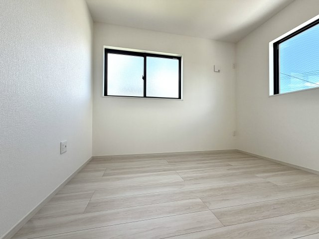 越谷市大道２期２号棟　新築戸建の洋室|独立性が高くプライベートな時間を大切にできる洋室。家族それぞれが自分の時間を快適に過ごせます。