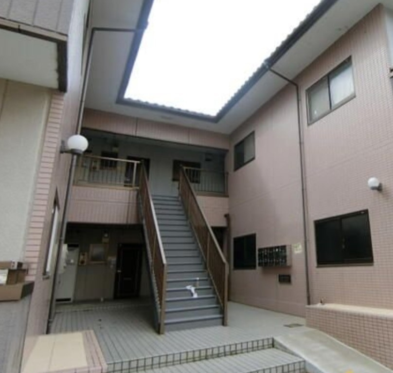 マンションスターダストのエントランス
