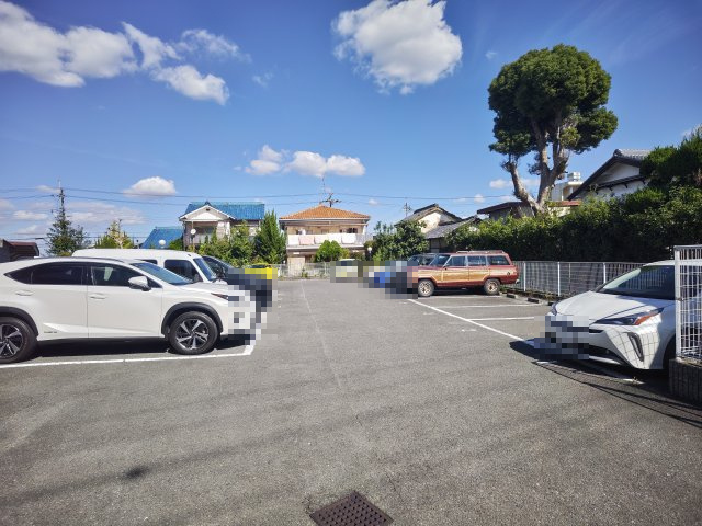 シャルム谷の駐車場|駐車場があるので、車を買う予定の方も安心です