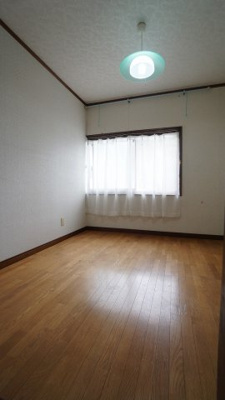 【洋室】 | 可部町上町屋　５ＬＤＫ戸建て | ◎２Ｆの4.5帖洋室