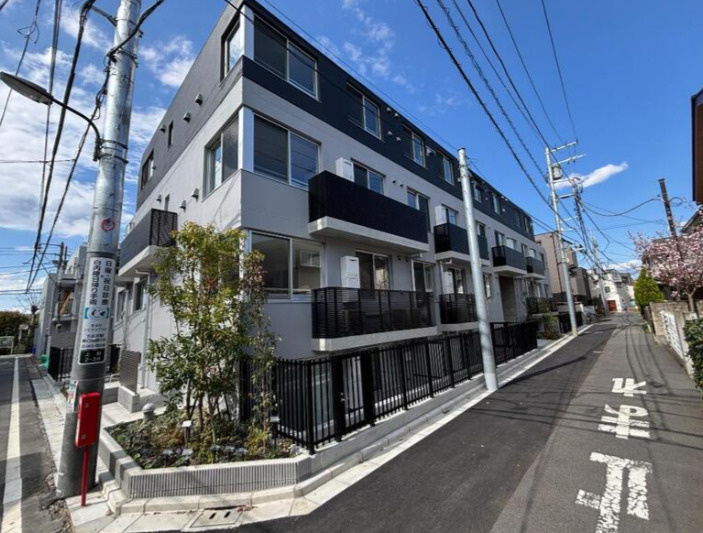 ポラスト代々木上原の外観