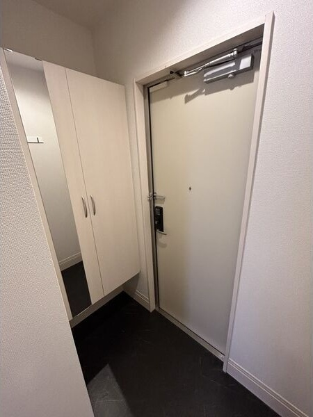 D-room灘北通の玄関