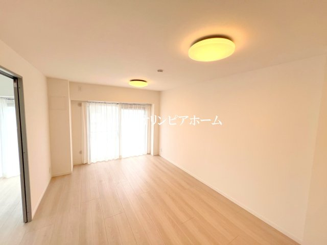 ライオンズマンション亀戸第８　6階　角部屋　リフォーム済の洋室