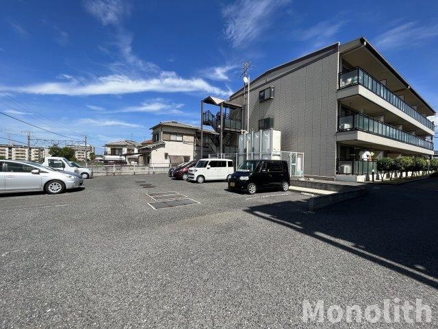 エミネンスコートの駐車場