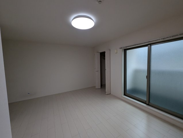フジパレス西本町V番館の洋室