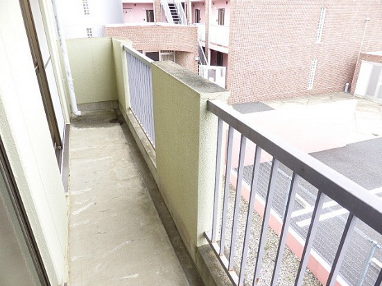 久米川グリーンハイツのバルコニー