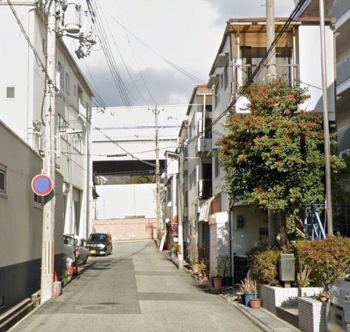 御影塚町1丁目の前面道路含む現地写真|前道は陽当たり・風通しが良い幅員6ｍ