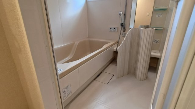 ハピネスの浴室