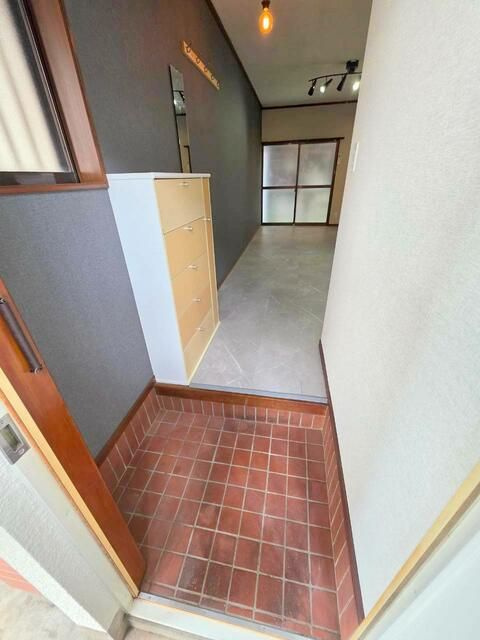 光コーポラスⅡの玄関