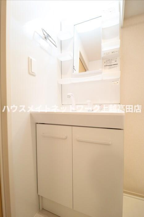 さくらガーデンⅡの独立洗面台|洗髪洗面化粧台