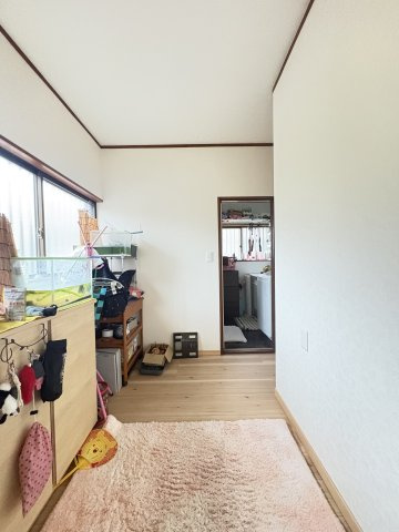 売中古戸建　沼津市小諏訪のその他|明るく開放感のある玄関ホールです。ゆとりある動線も魅力です。
