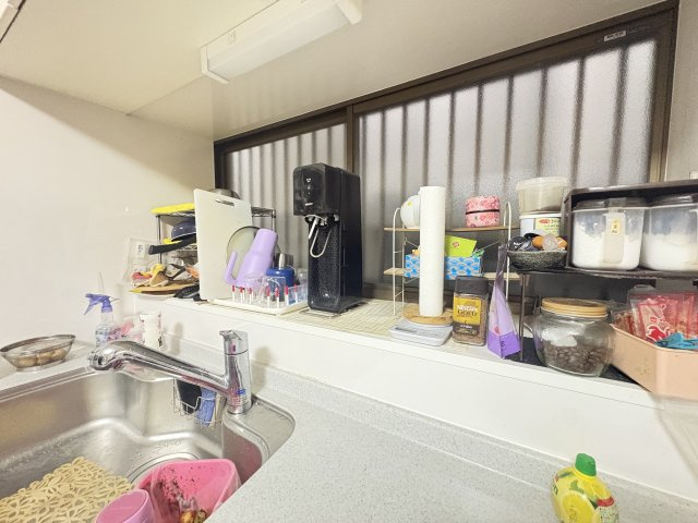 売中古戸建　沼津市小諏訪のその他共用部分|使いやすい配置と充実した収納が魅力のキッチンスペースです。