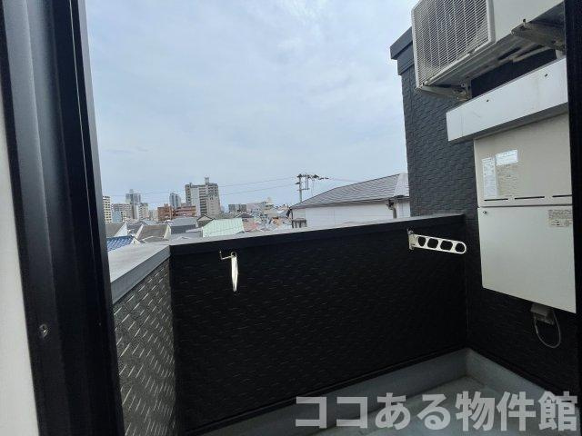 Luna Pienaのバルコニー