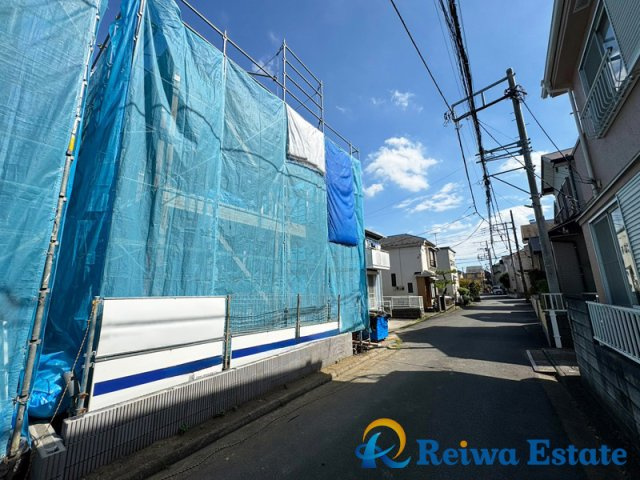 新築戸建　茅ヶ崎市松風台の前面道路含む現地写真