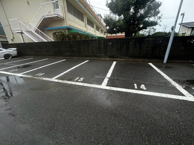 松本マンションの駐車場