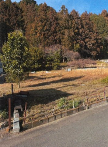あきる野市小中野　売地の前面道路含む現地写真